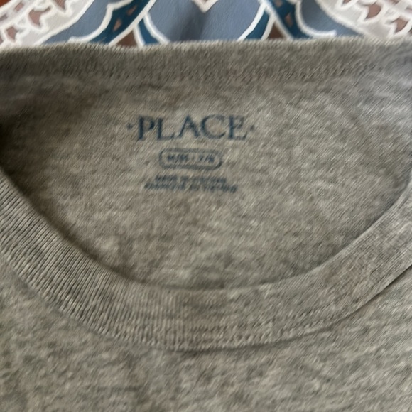 Dino at work size 7/8 graphic tee - Picture 3 of 4